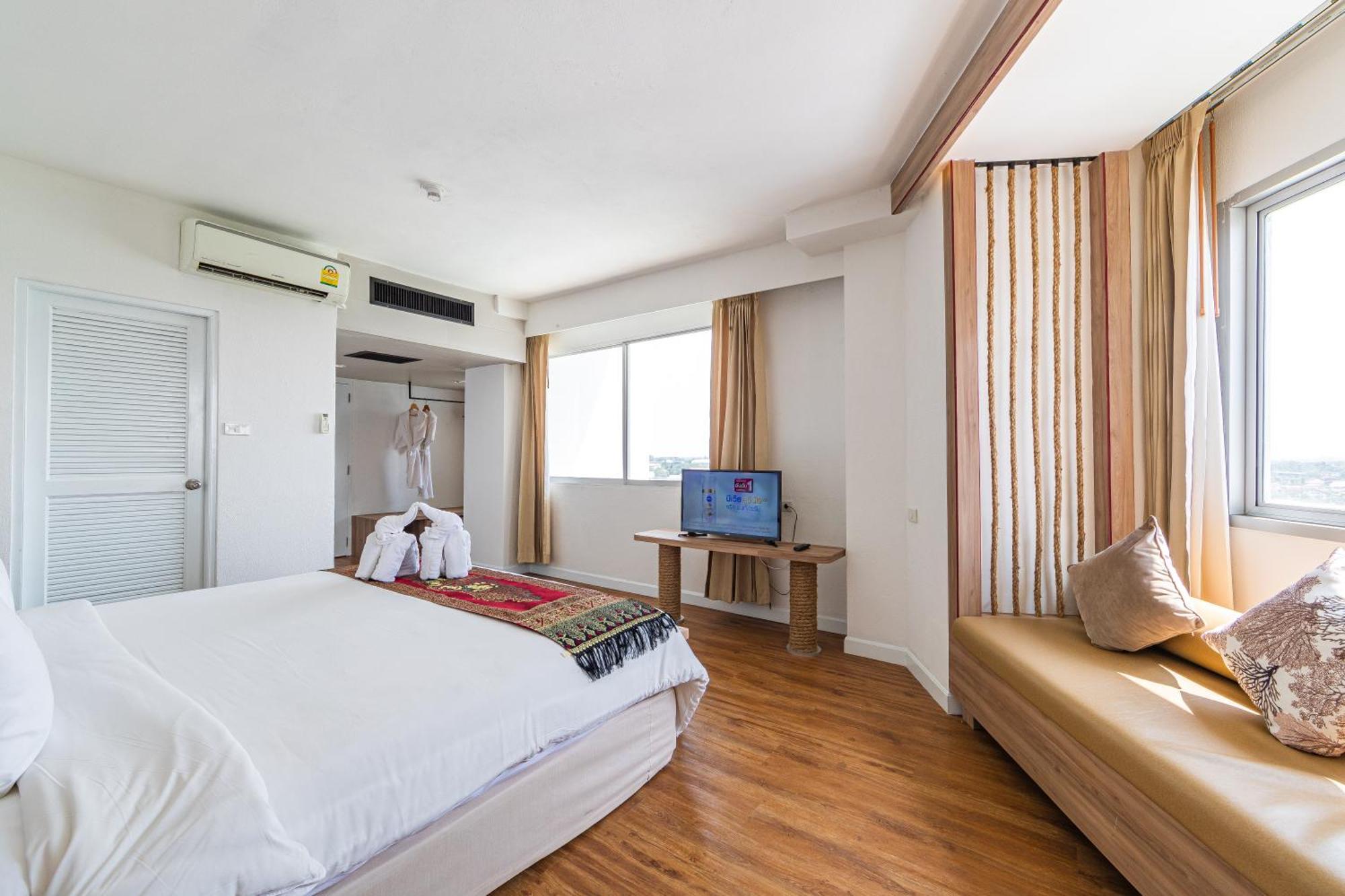 Thong Tarin Hotel Surin Exterior photo