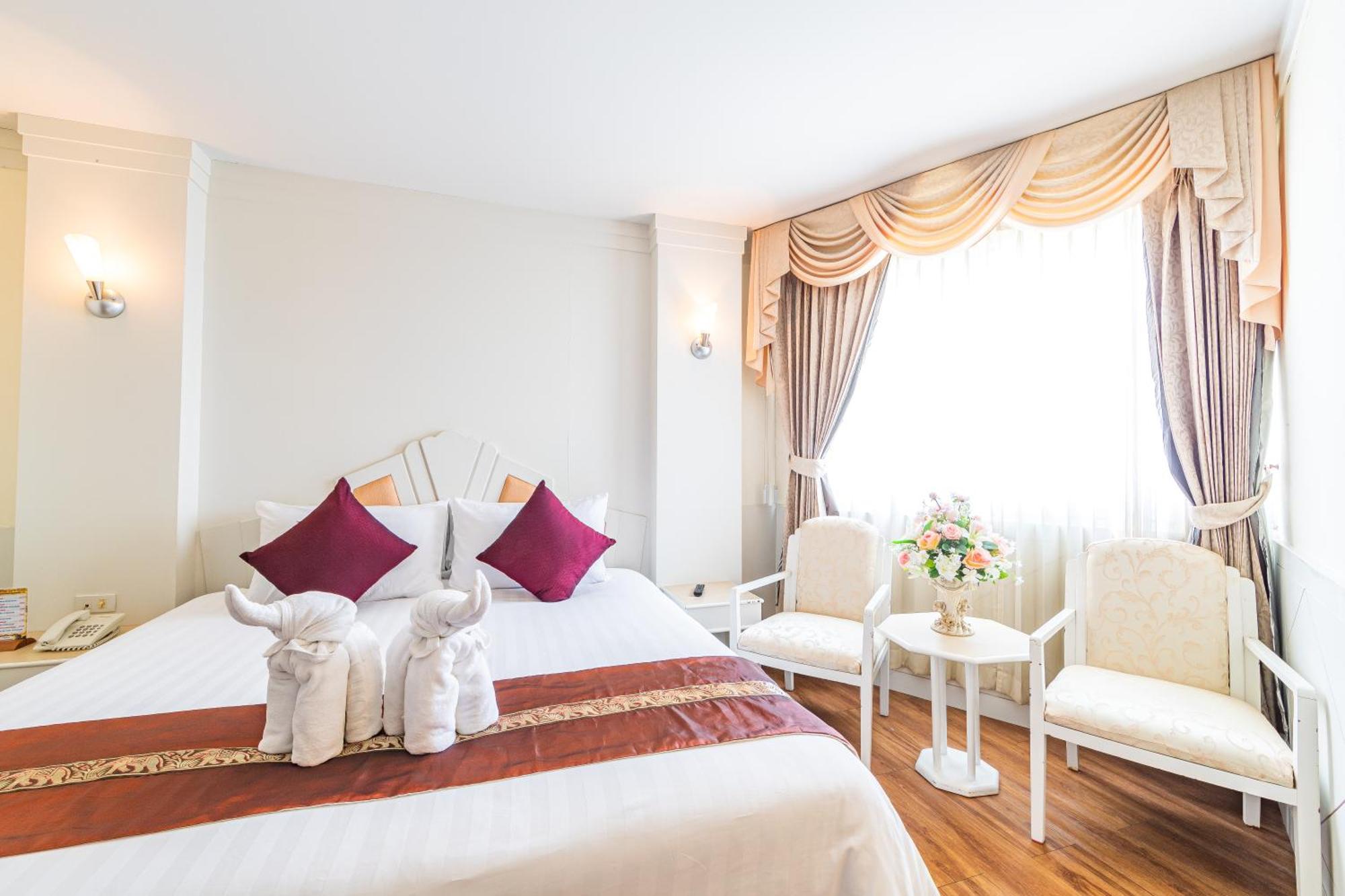 Thong Tarin Hotel Surin Exterior photo