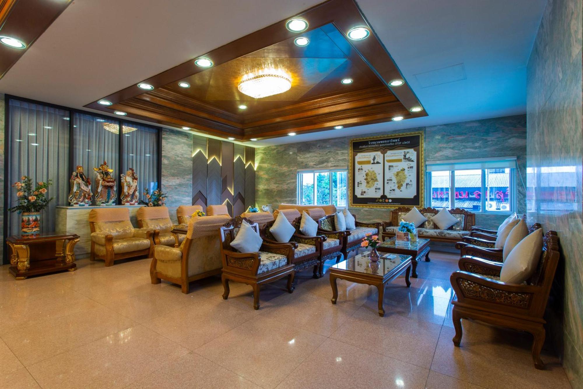 Thong Tarin Hotel Surin Exterior photo