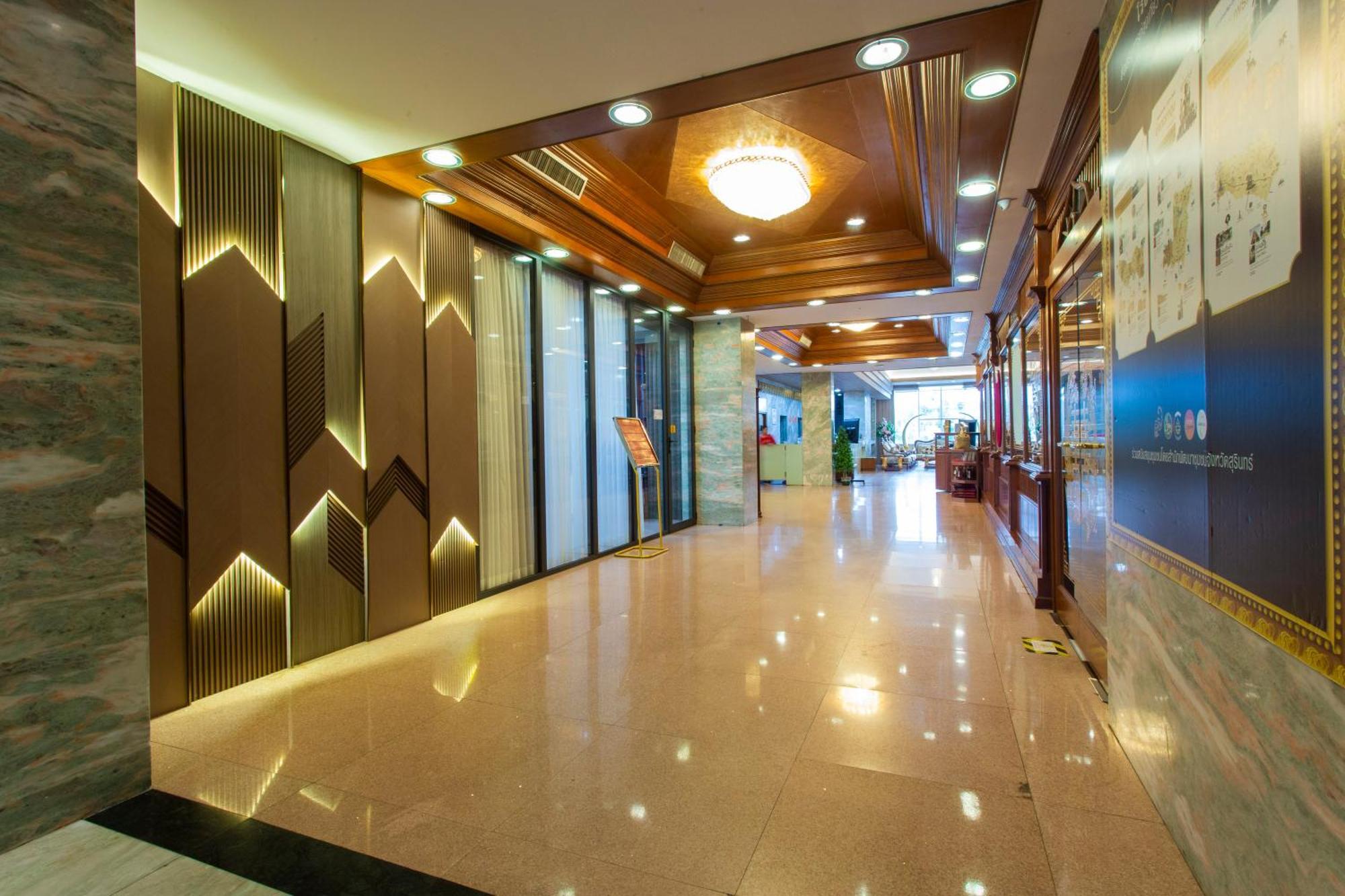 Thong Tarin Hotel Surin Exterior photo