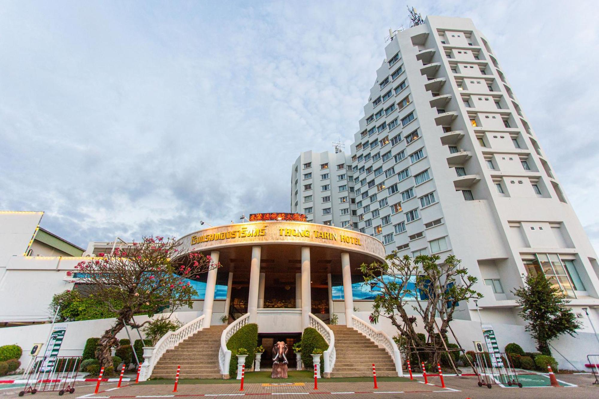 Thong Tarin Hotel Surin Exterior photo