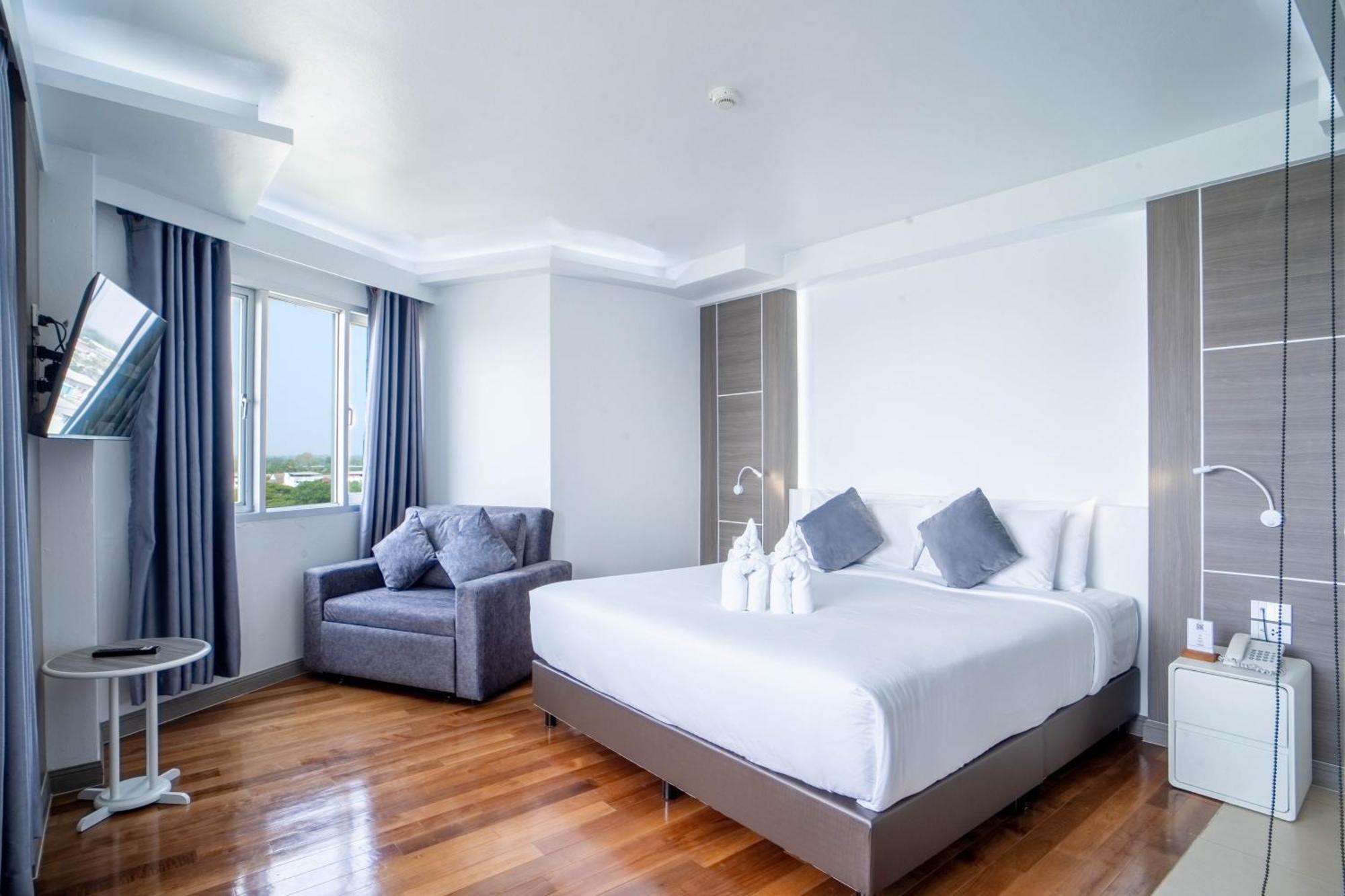 Thong Tarin Hotel Surin Exterior photo