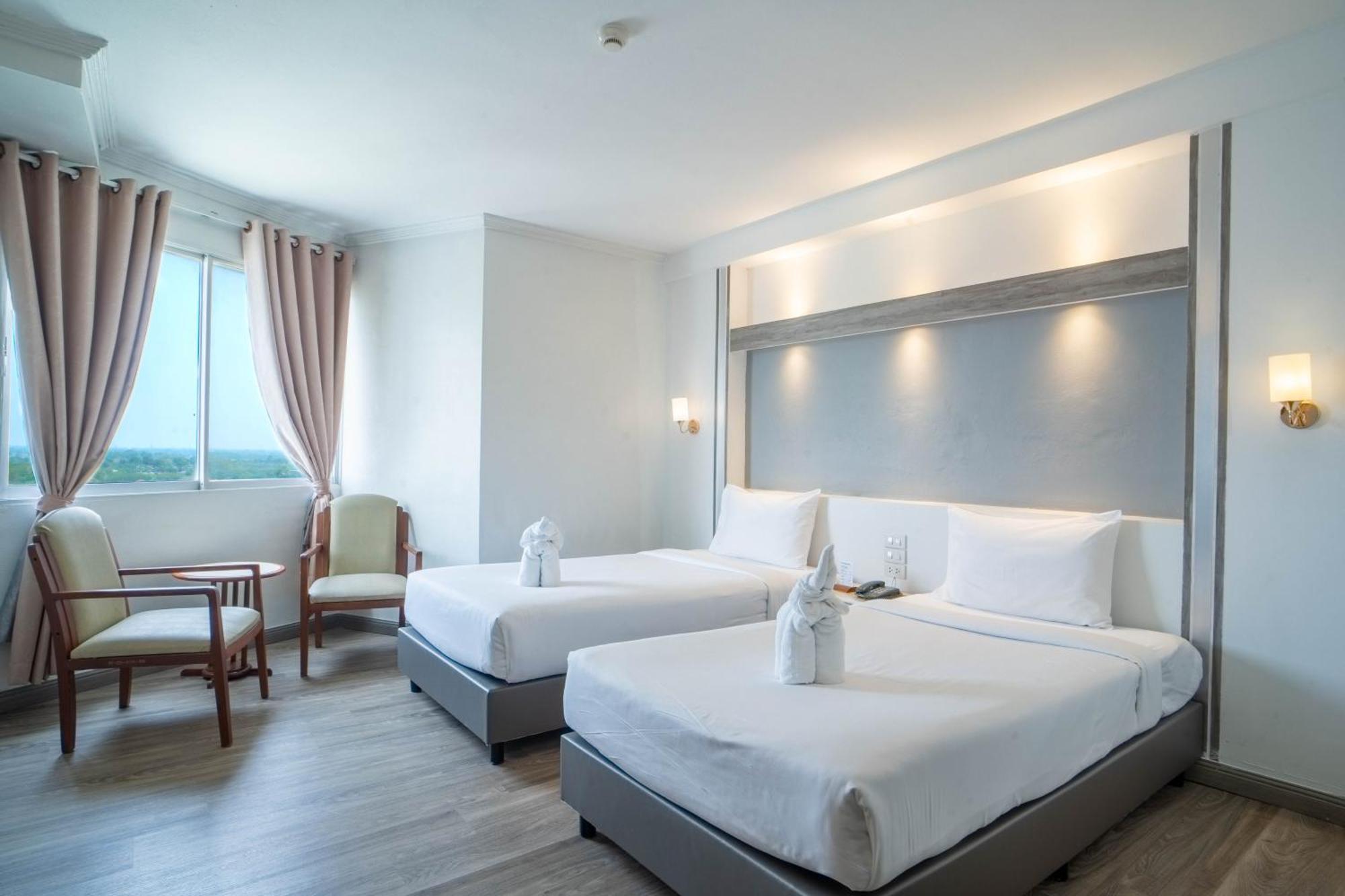 Thong Tarin Hotel Surin Exterior photo